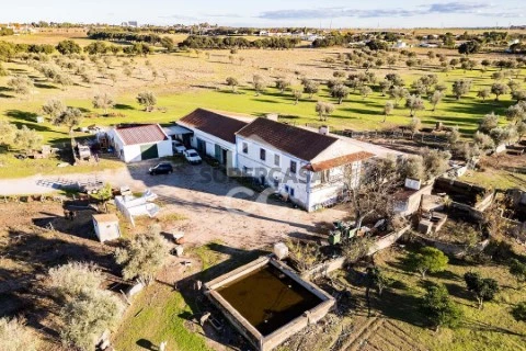 Quinta Rural T7 em Bacelo e Senhora da Saúde, Évora