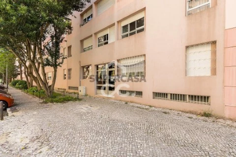 Apartment 2 bedrooms in Areeiro, Lisboa