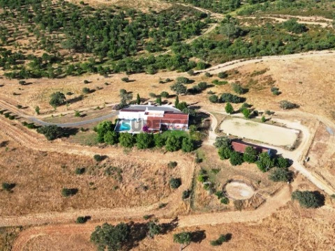 93.5 ha equestrian estate with a 5-bedroom house, swimming pool and lake in Alentejo, Portugal (115)