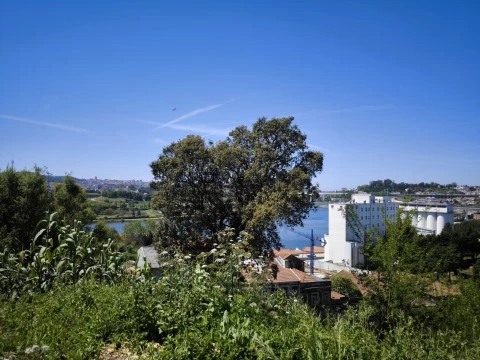 Lote de Terreno para Construção de Moradia em Valbom - Gondomar