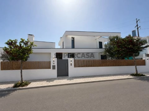 房子 3 卧室 Duplex 在 S.Maria e S.Miguel, S.Martinho, S.Pedro Penaferrim, Sintra