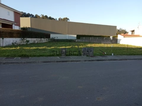 Lote em Adães - Barcelos