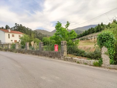 Terreno de construção a cinco minutos de Valença
