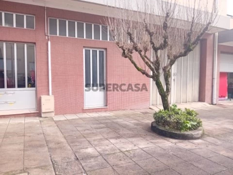 Garagem na Rua Dr. Matos Graça, Barcelos, Barcelos