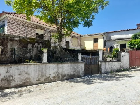 Moradia Isolada T4 na Rua de Santa Ana, Panque, Barcelos