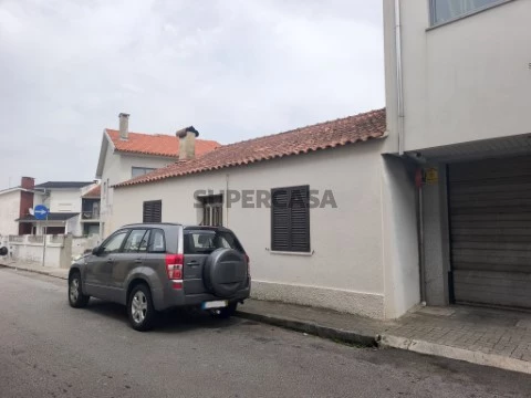 Moradia Geminada T4 na Rua dos Veigas, Fão, Esposende