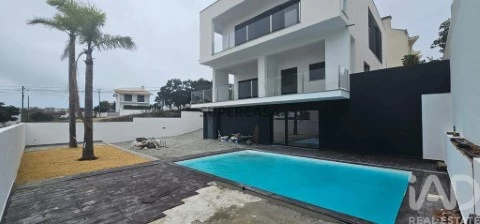 Moradia T4 em Charneca de Caparica e Sobreda, Almada