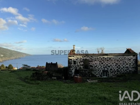 Moradia T4 na Ribeiras, Lajes do Pico