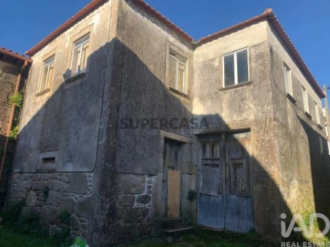 Maison 3 Chambres au Cerdal, Valença