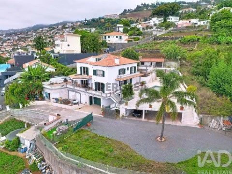 Moradia T9 em Santa Luzia, Funchal