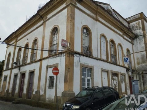 Prédio em Sé e São Lourenço, Portalegre