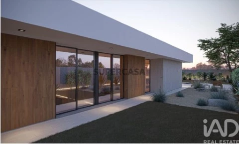 Moradia T4 em Santa Maria, São Pedro e Sobral da Lagoa, Óbidos