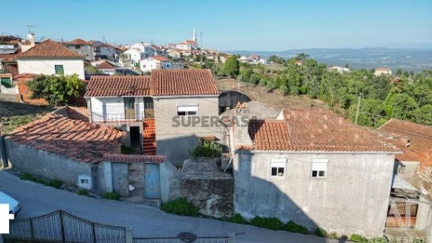 Moradia T6 em Semide e Rio Vide, Miranda do Corvo