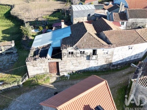 Moradia T3 em Mouçós e Lamares, Vila Real