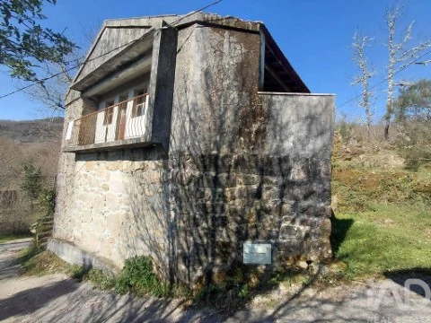 Moradia T0 em Castro Laboreiro e Lamas de Mouro, Melgaço