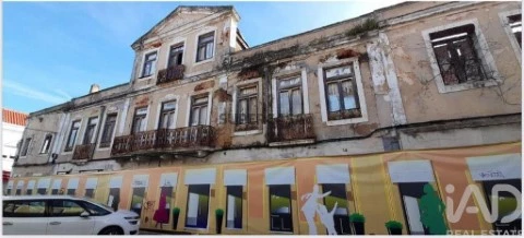 Prédio em Montijo e Afonsoeiro, Montijo