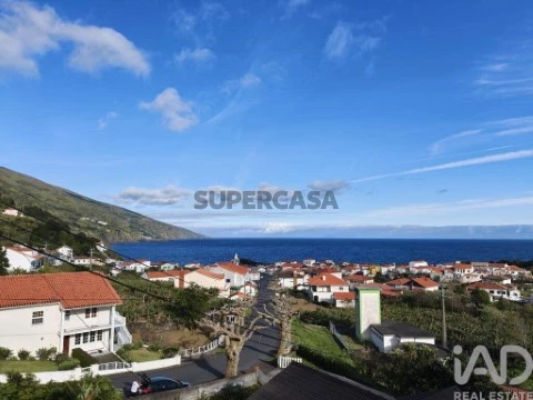 Moradia T3 na Ribeiras, Lajes do Pico
