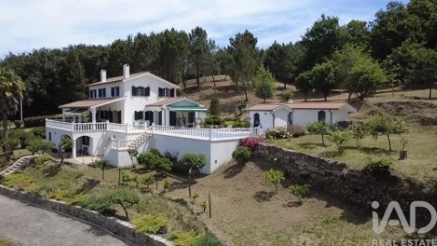 Moradia T4 em Ferreira de Aves, Sátão