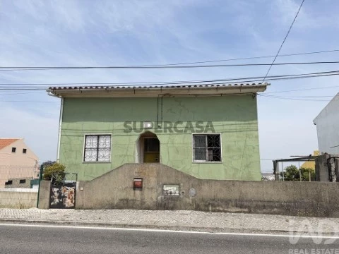 Moradia T2 em Ramada e Caneças, Odivelas
