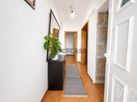 Moradia T3 em Santa Cruz/Trindade e Sanjurge, Chaves