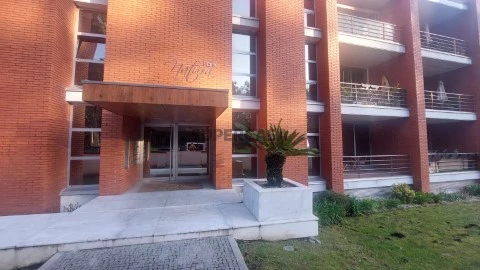 Apartamento T1 em Condomínio Fechado - Parque Natura, Milheirós