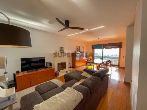 Apartamento T3 de excelência na Maia com garagem para 4 viaturas