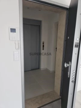 Apartamento T3 Duplex em Construção | Zona Premium de Vale de Milhaços