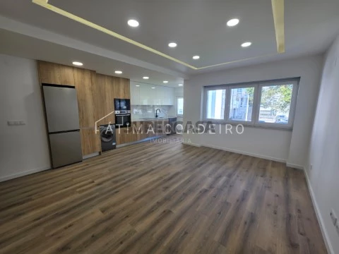 Apartamento T3 na Rua Viriato, Almada, Cova da Piedade, Pragal e Cacilhas, Almada