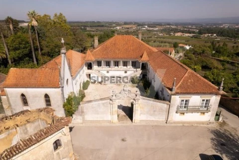 Moradia T16 em Tamengos, Aguim e Óis do Bairro, Anadia