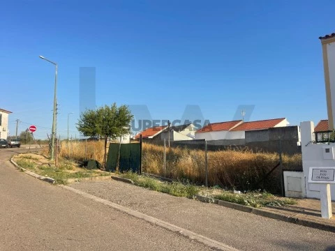 Terreno em Santo Agostinho e São João Baptista e Santo Amador, Moura