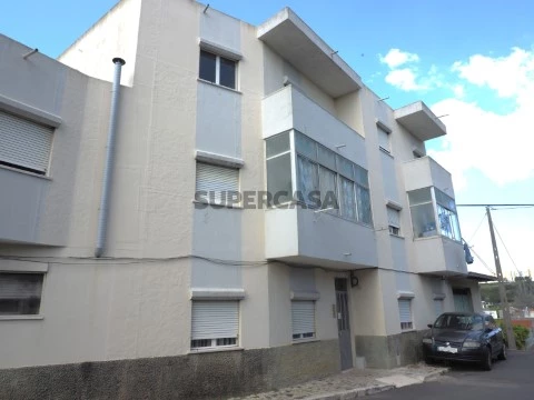 Frente - Prédio Olival Basto