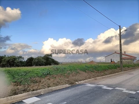 terreno junto à lagoa de Óbidos