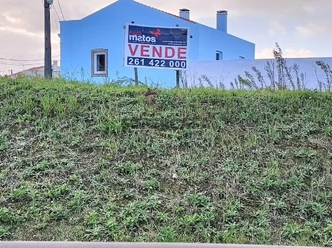 Terreno para construção, localizado perto da praia