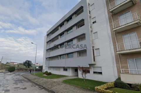 APARTAMENTO T2, JUNTO A CESPU, EM GANDRA, PAREDES