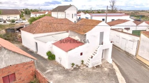 Oportunidade única para reabilitação | Póvoa do Conde, Abitureiras - Santarém