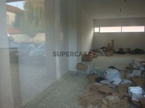 Loja em Aguada de Baixo, Águeda