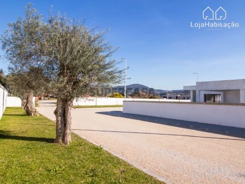 Moradia térrea T3 para venda em Amares