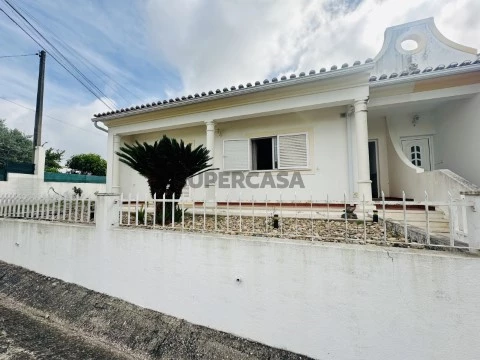 Moradia T4 na Rua do Casal, Pego, Abrantes