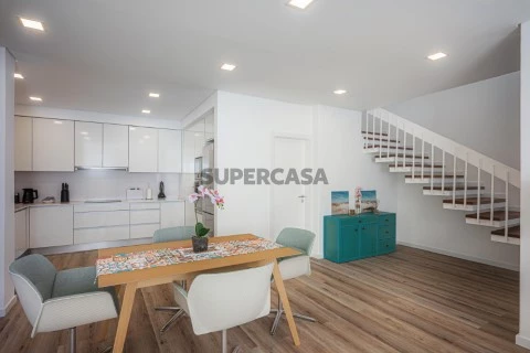 Moradia T3 de Design com Vista Atlântica