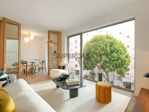 Duplex T3 na Rua Carlos George, Olivais, Lisboa