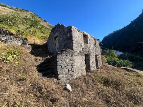 Terreno com 2581m2 | Madalena do Mar, Ponta do Sol