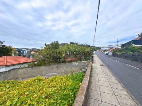 Moradia T1+1 por recuperar no Amparo