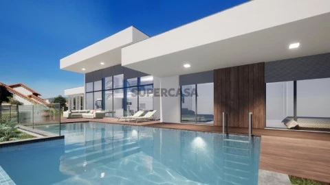 Lote com projecto aprovado para moradia T4 com piscina no Funchal