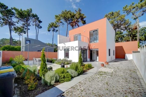 Jardim e entrada