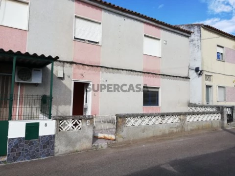 APARTAMENTO T2 COM LOGRADOURO | ELVAS