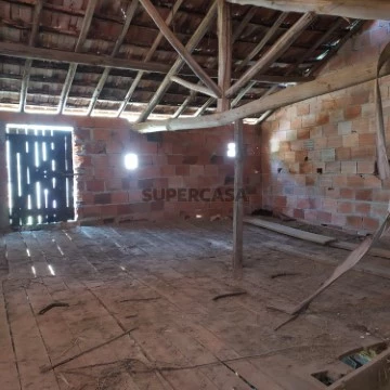 Prédio destinado a Comércio, Indústria e Serviços