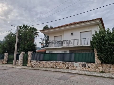 Moradia T4 em Minde, Alcanena****RIOMAGIC****
