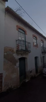 Moradia M4 para restaurar