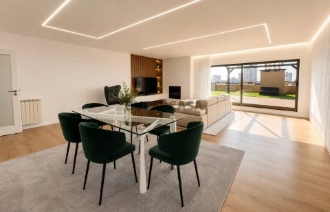 Penthouse T3 Totalmente Renovada na Póvoa de Varzim