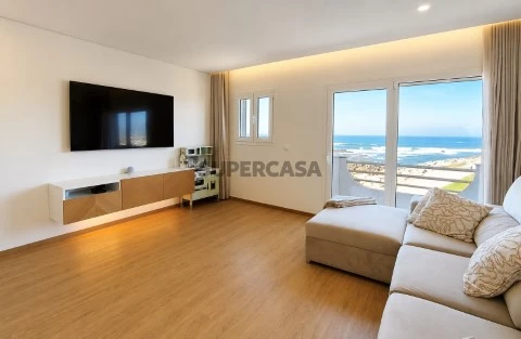 T2 Duplex com Terraço em 1ª Linha de Mar em Vila do Conde